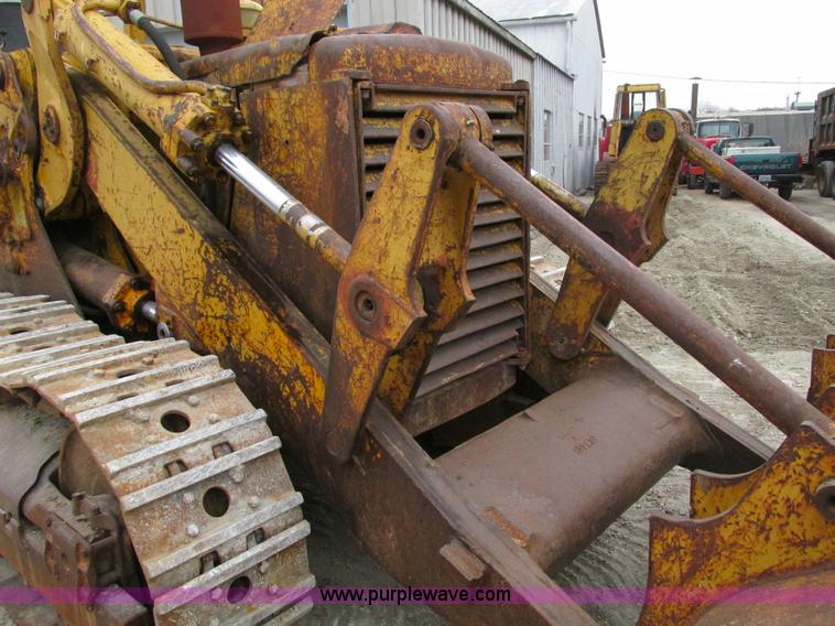 image for item F4142 1973 Caterpillar 977L track loader