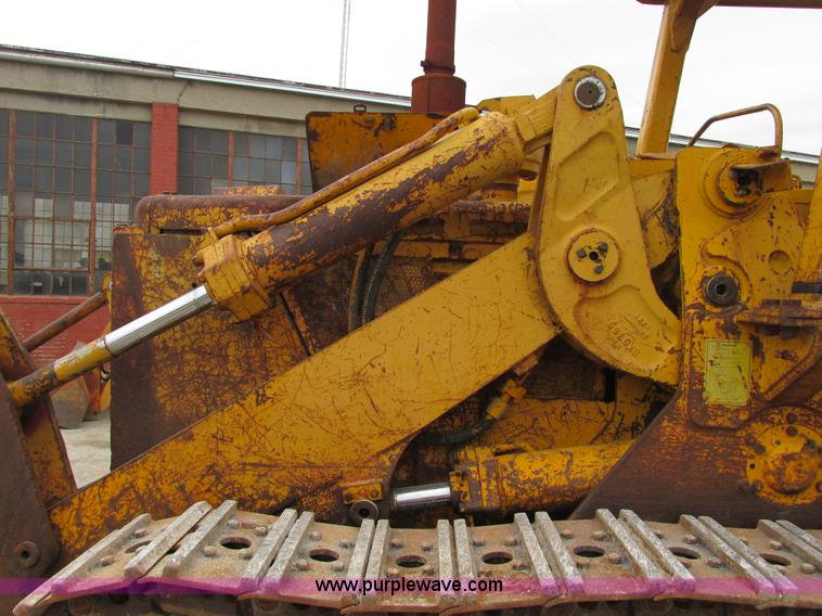 image for item F4142 1973 Caterpillar 977L track loader