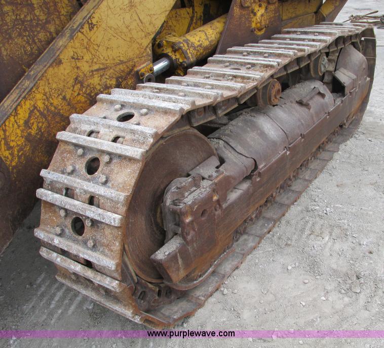 image for item F4142 1973 Caterpillar 977L track loader