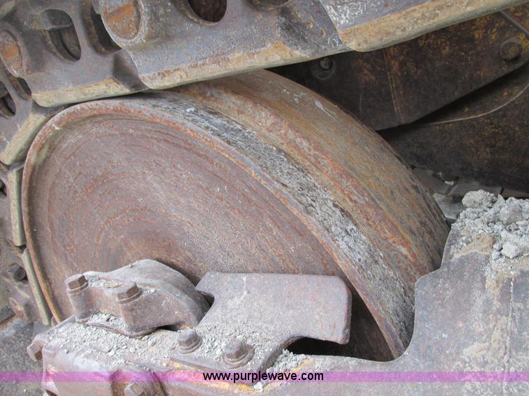 image for item F4142 1973 Caterpillar 977L track loader