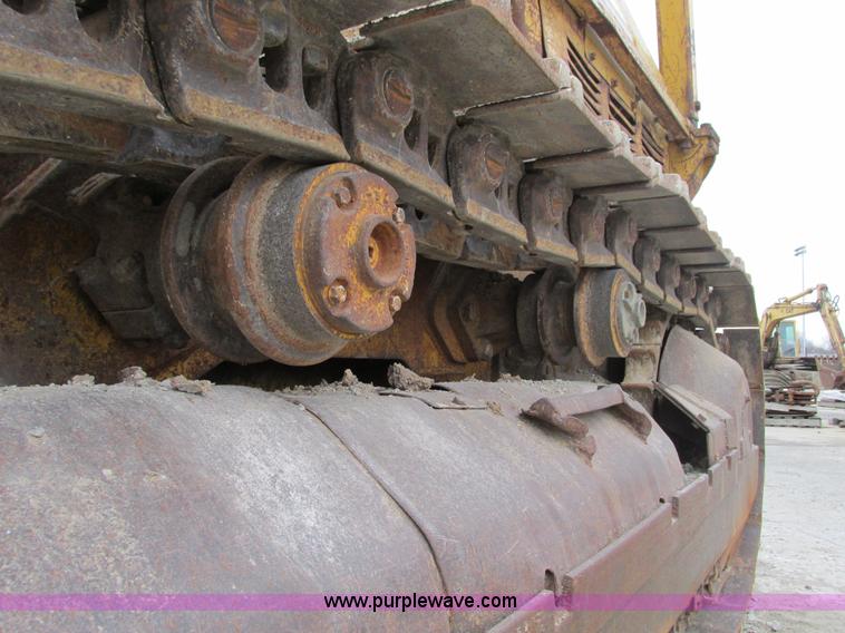 image for item F4142 1973 Caterpillar 977L track loader