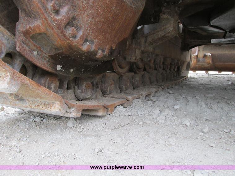 image for item F4142 1973 Caterpillar 977L track loader