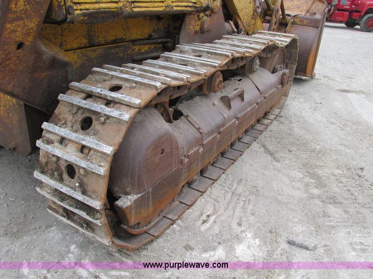 image for item F4142 1973 Caterpillar 977L track loader