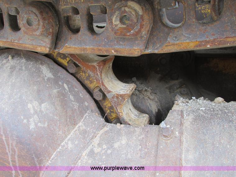 image for item F4142 1973 Caterpillar 977L track loader