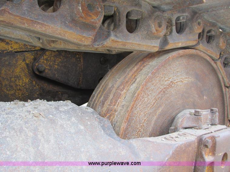 image for item F4142 1973 Caterpillar 977L track loader
