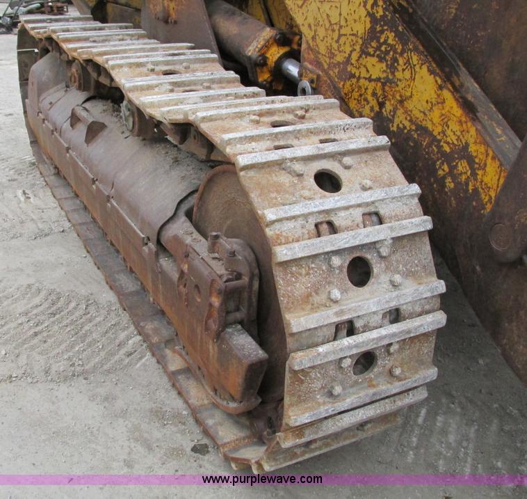 image for item F4142 1973 Caterpillar 977L track loader