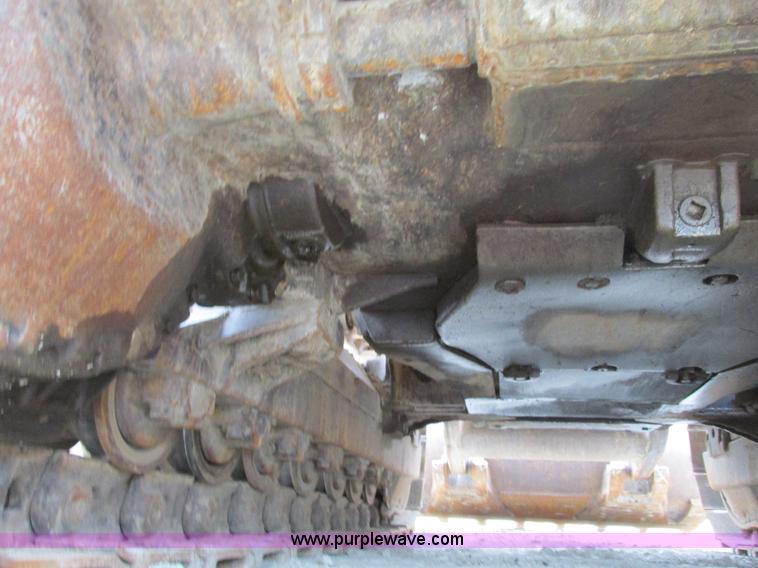 image for item F4142 1973 Caterpillar 977L track loader
