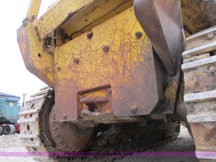 image for item F4142 1973 Caterpillar 977L track loader