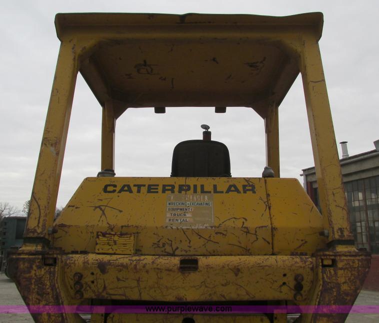 image for item F4142 1973 Caterpillar 977L track loader