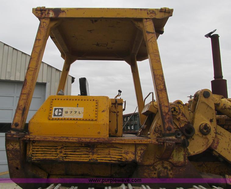 image for item F4142 1973 Caterpillar 977L track loader