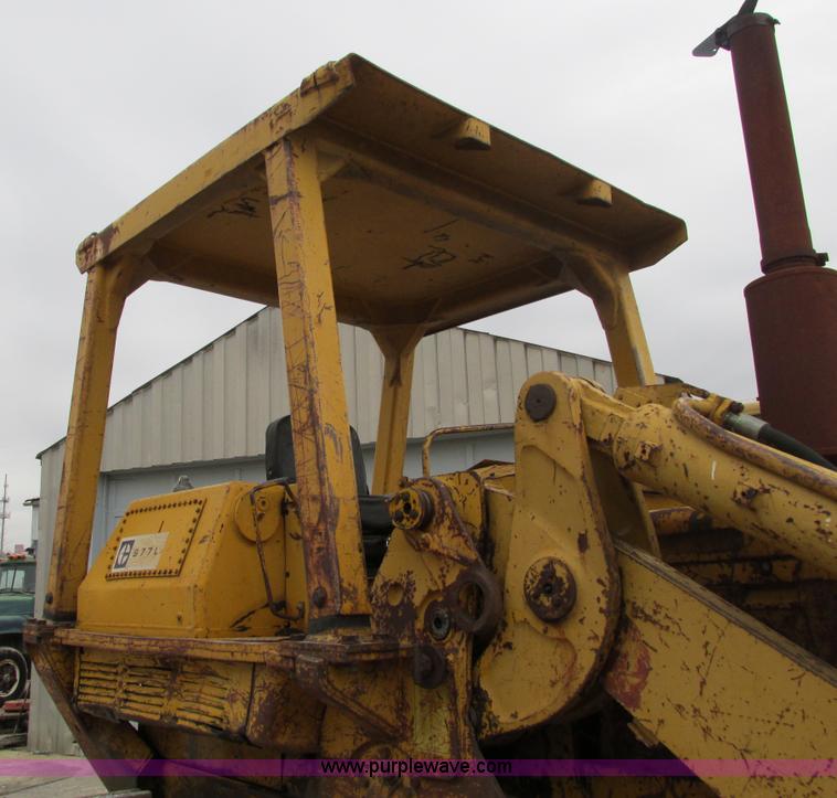 image for item F4142 1973 Caterpillar 977L track loader