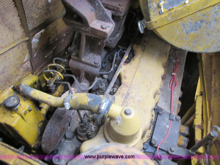 image for item F4142 1973 Caterpillar 977L track loader