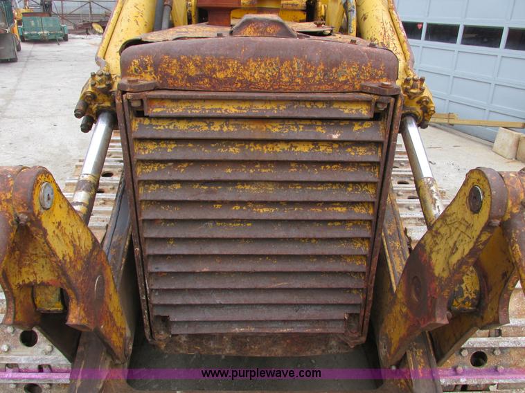 image for item F4142 1973 Caterpillar 977L track loader