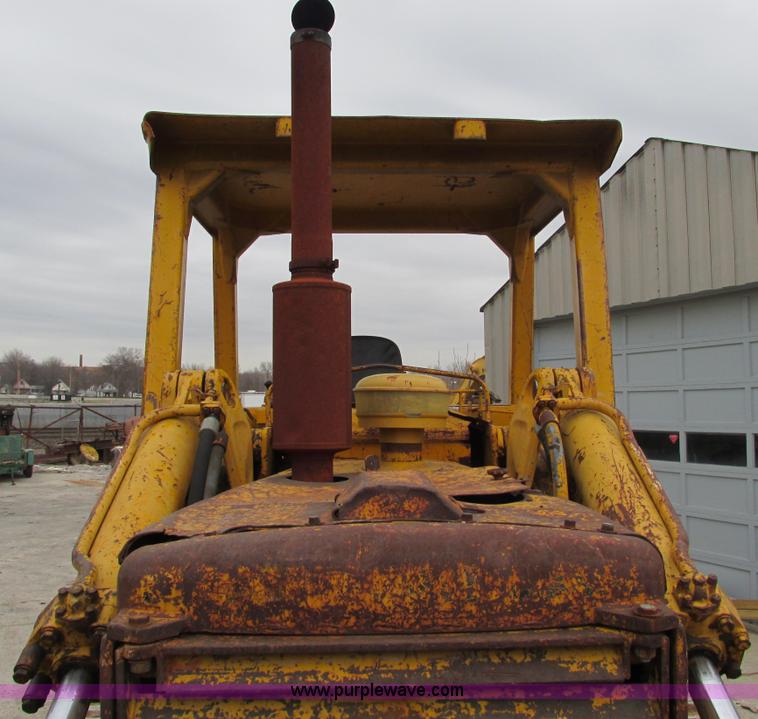 image for item F4142 1973 Caterpillar 977L track loader