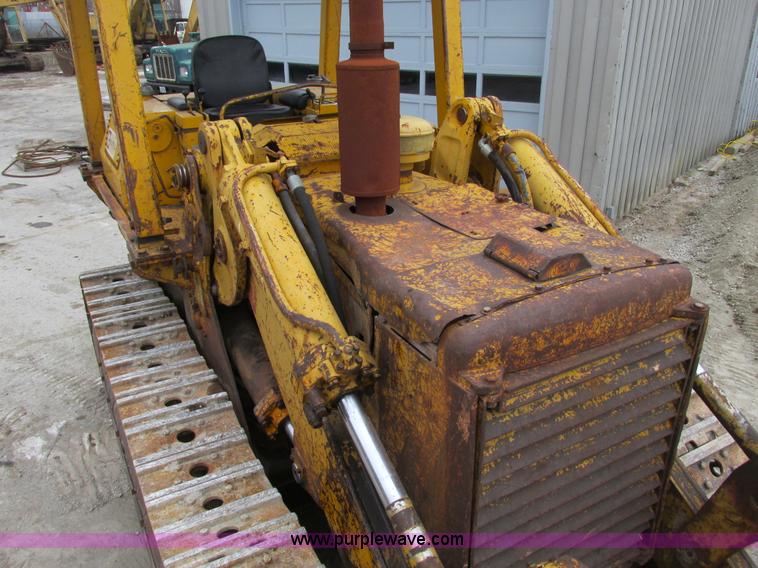 image for item F4142 1973 Caterpillar 977L track loader