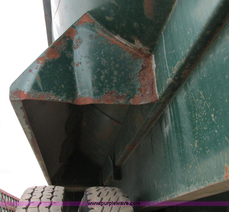 image for item F4143 1962 Steco ATSB 26' barrel dump trailer