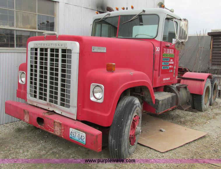 image for item F4144 1977 International Transtar 4300 semi truck