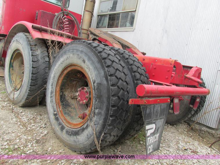 image for item F4144 1977 International Transtar 4300 semi truck