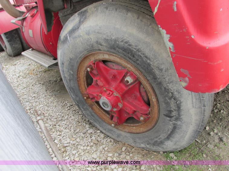 image for item F4144 1977 International Transtar 4300 semi truck