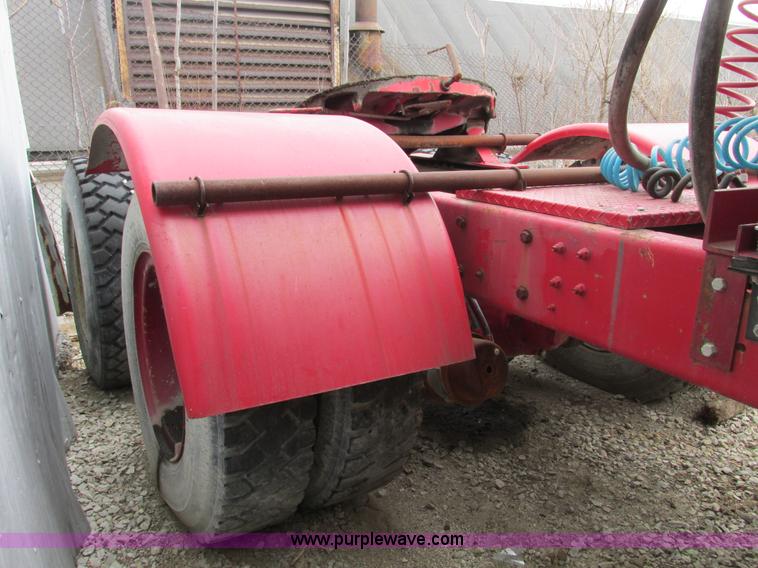 image for item F4144 1977 International Transtar 4300 semi truck