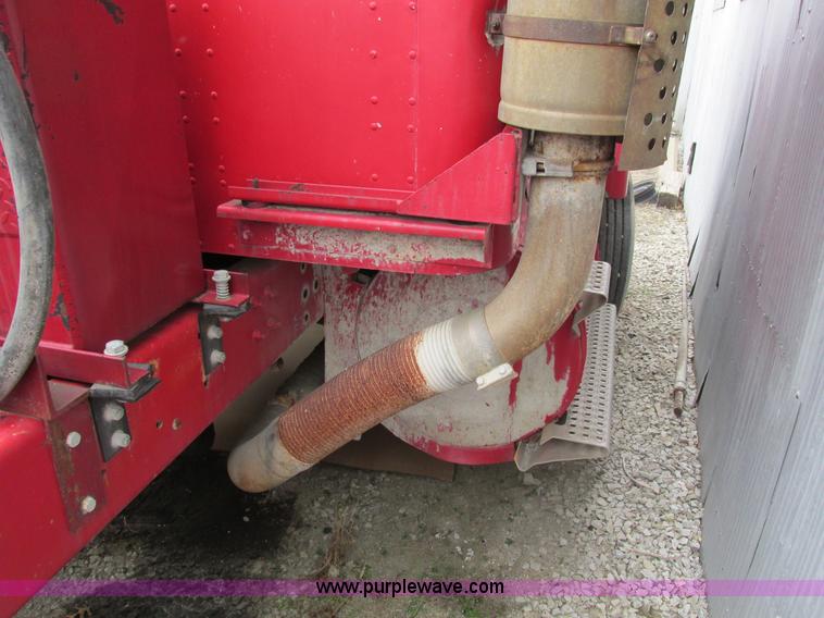 image for item F4144 1977 International Transtar 4300 semi truck