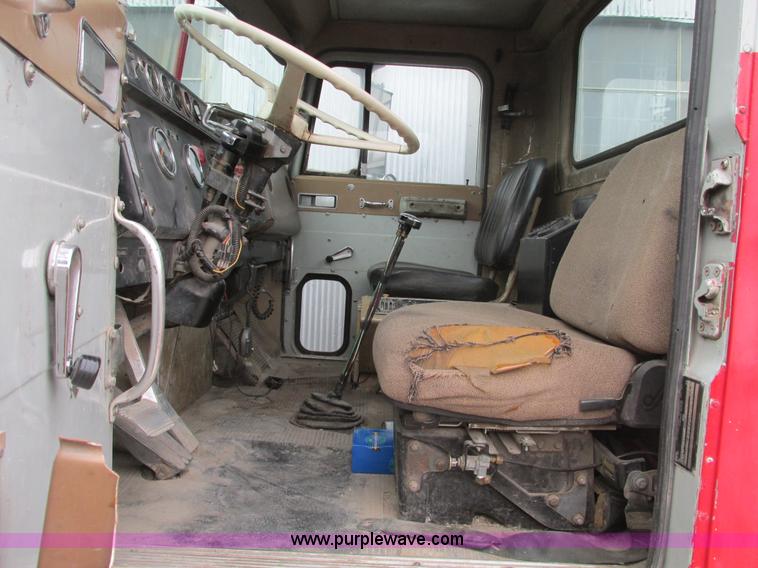 image for item F4144 1977 International Transtar 4300 semi truck