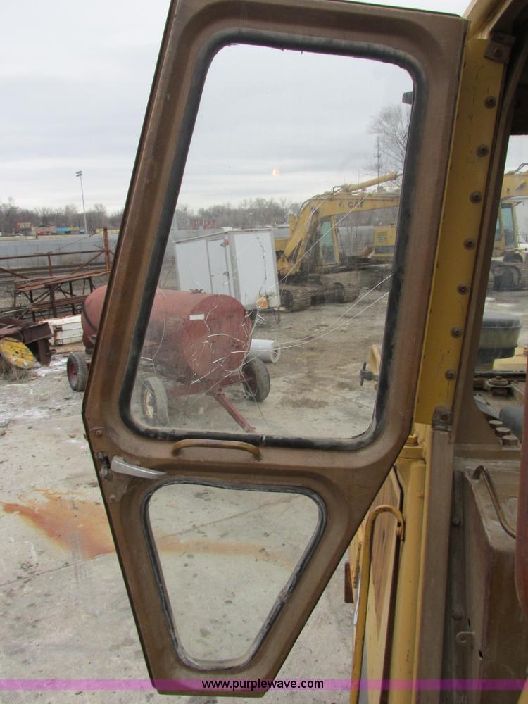 image for item F4151 1984 Caterpillar 963 track loader