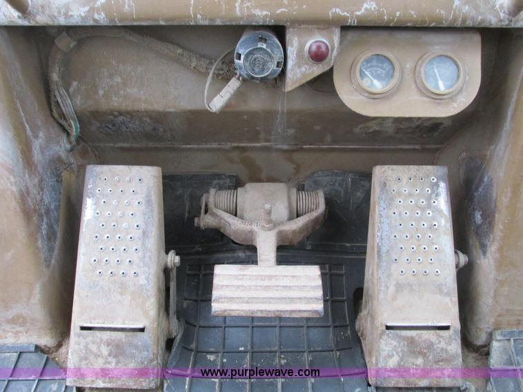 image for item F4151 1984 Caterpillar 963 track loader