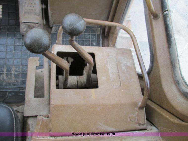 image for item F4151 1984 Caterpillar 963 track loader