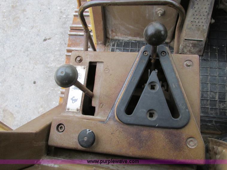image for item F4151 1984 Caterpillar 963 track loader