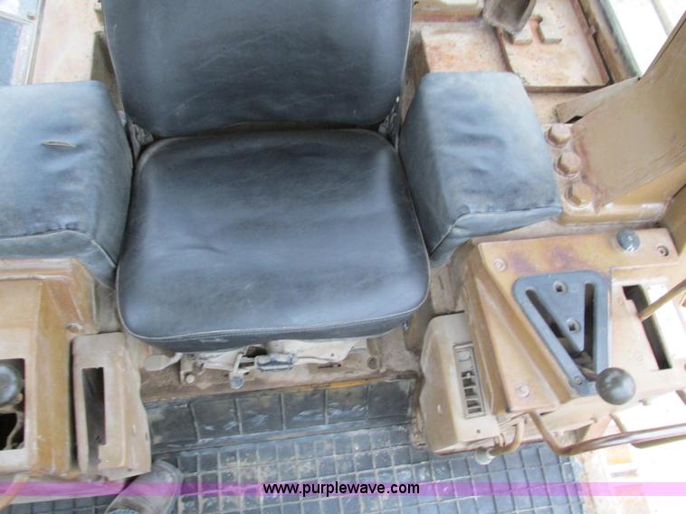 image for item F4151 1984 Caterpillar 963 track loader