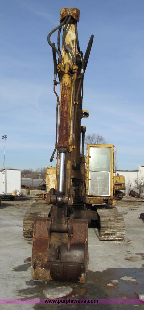 image for item F4200 1988 Caterpillar 225B LC excavator