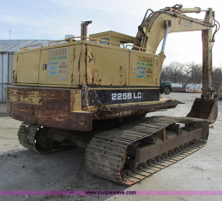 image for item F4200 1988 Caterpillar 225B LC excavator