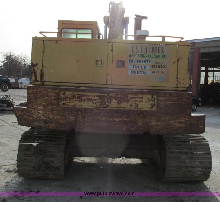 image for item F4200 1988 Caterpillar 225B LC excavator