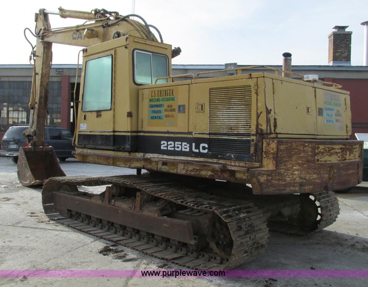 image for item F4200 1988 Caterpillar 225B LC excavator