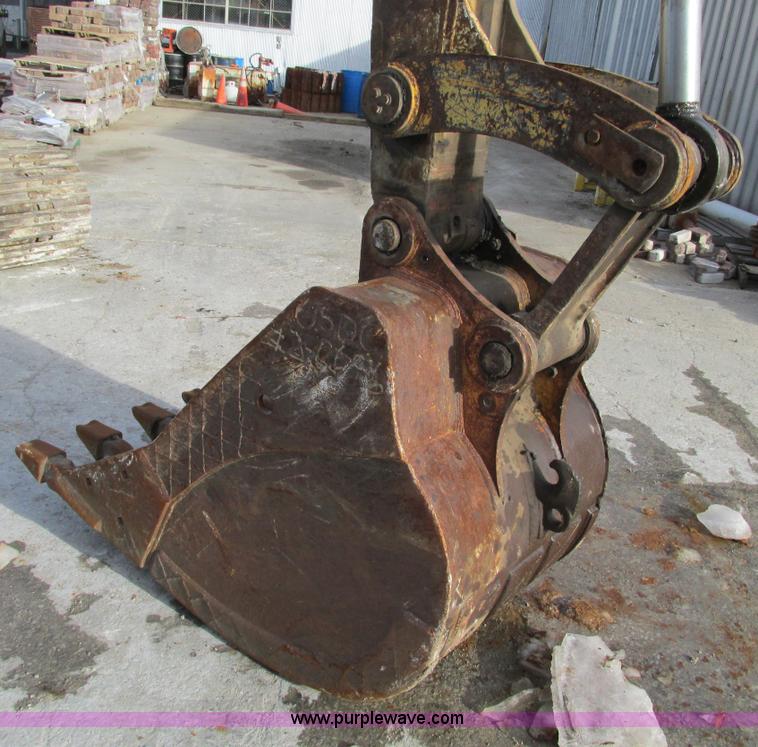 image for item F4200 1988 Caterpillar 225B LC excavator