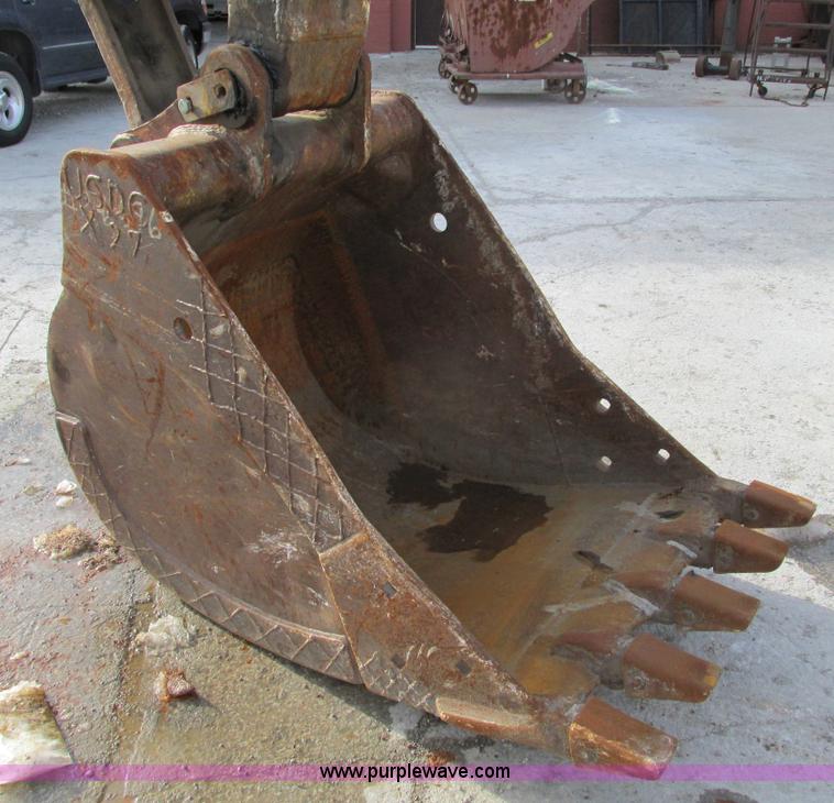 image for item F4200 1988 Caterpillar 225B LC excavator