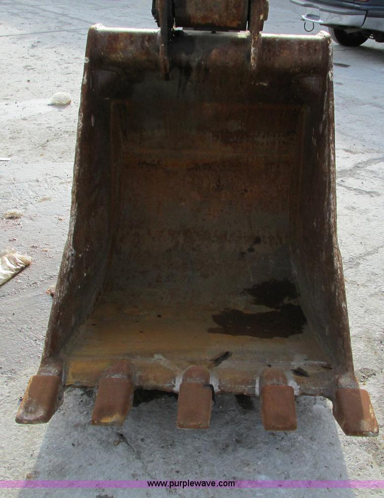 image for item F4200 1988 Caterpillar 225B LC excavator