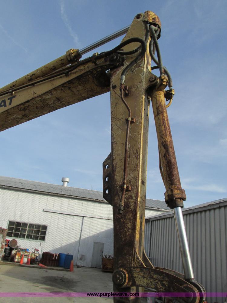 image for item F4200 1988 Caterpillar 225B LC excavator