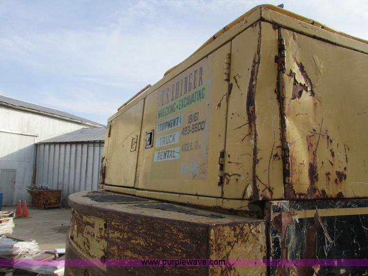 image for item F4200 1988 Caterpillar 225B LC excavator