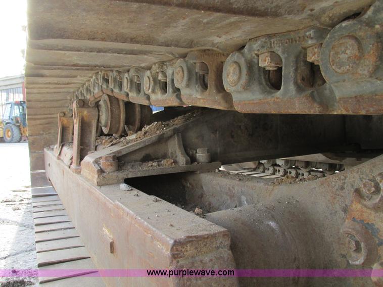 image for item F4200 1988 Caterpillar 225B LC excavator