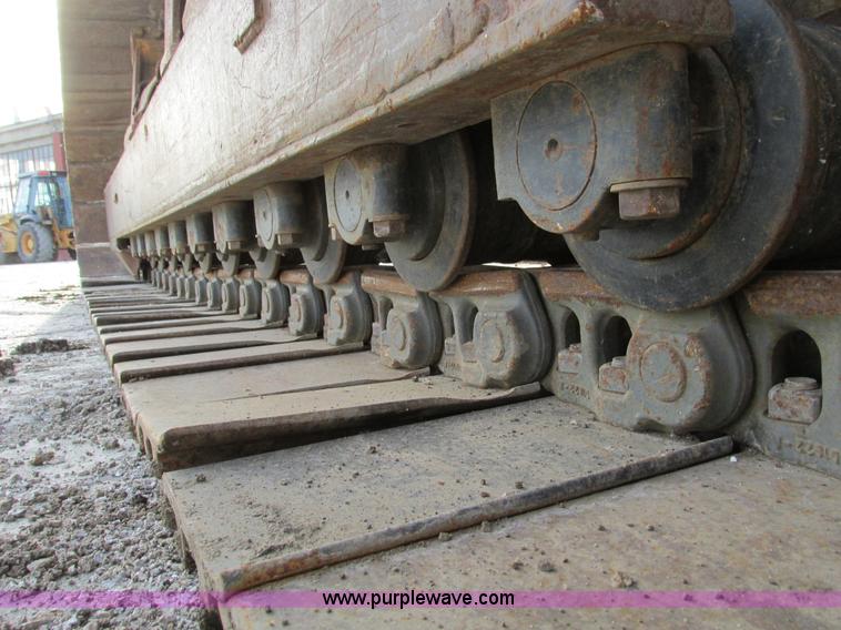 image for item F4200 1988 Caterpillar 225B LC excavator