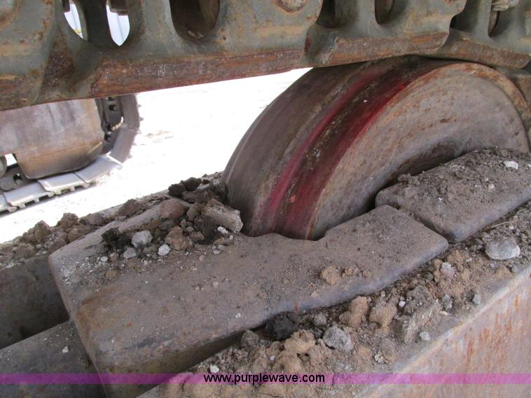 image for item F4200 1988 Caterpillar 225B LC excavator