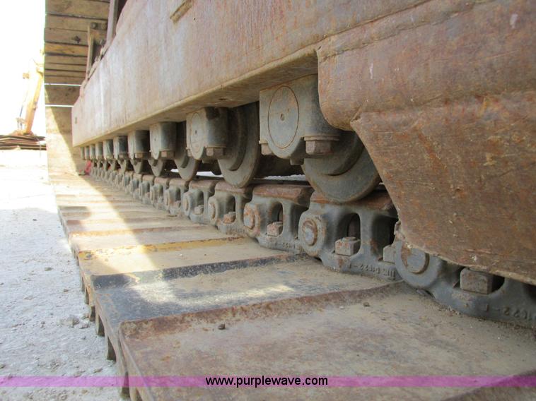 image for item F4200 1988 Caterpillar 225B LC excavator