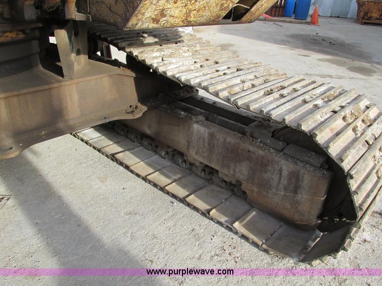 image for item F4200 1988 Caterpillar 225B LC excavator