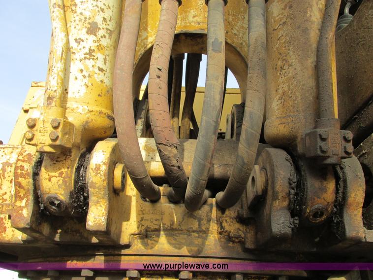 image for item F4200 1988 Caterpillar 225B LC excavator