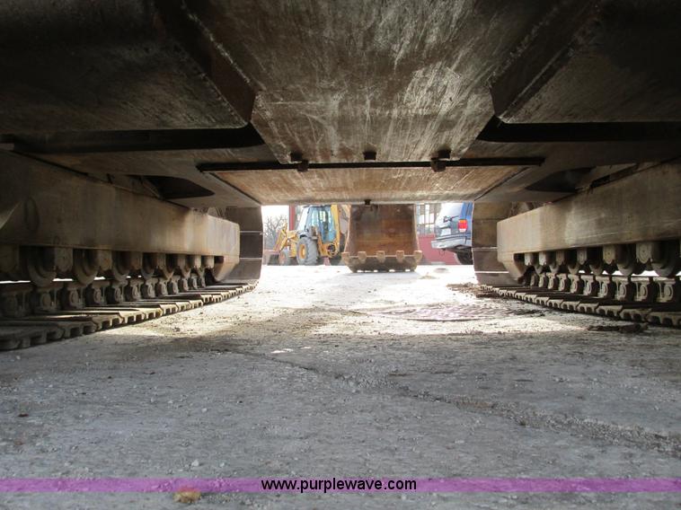 image for item F4200 1988 Caterpillar 225B LC excavator