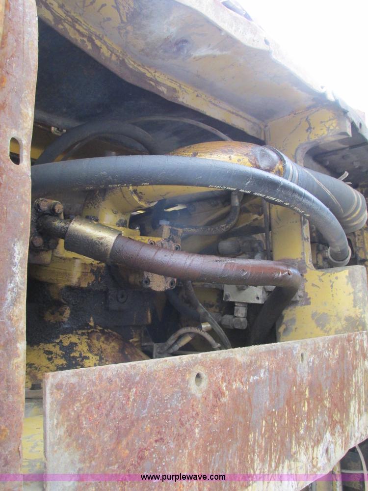 image for item F4200 1988 Caterpillar 225B LC excavator