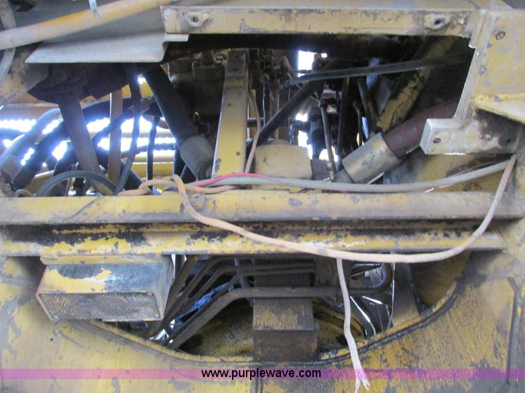 image for item F4200 1988 Caterpillar 225B LC excavator