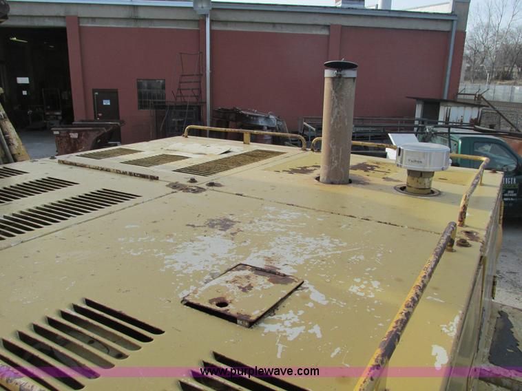 image for item F4200 1988 Caterpillar 225B LC excavator